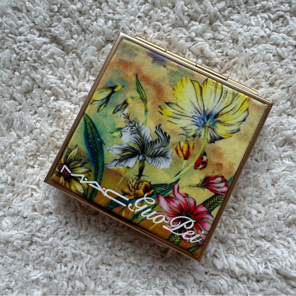MAC Cosmetics Guo Pei Blush in Red Water Lily